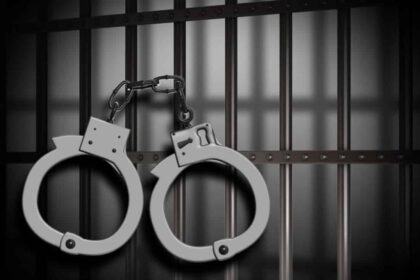 बड़ी उपलब्धि: नोएडा में महिला गिरोह द्वारा चलाए जा रहे फर्जी कॉल सेंटर का पर्दाफाश, 8 हिरासत में