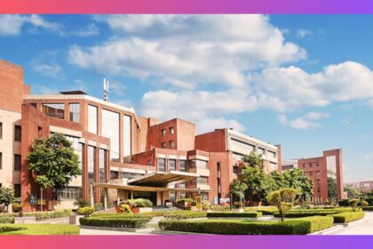 Boy slaps girl in Amity University