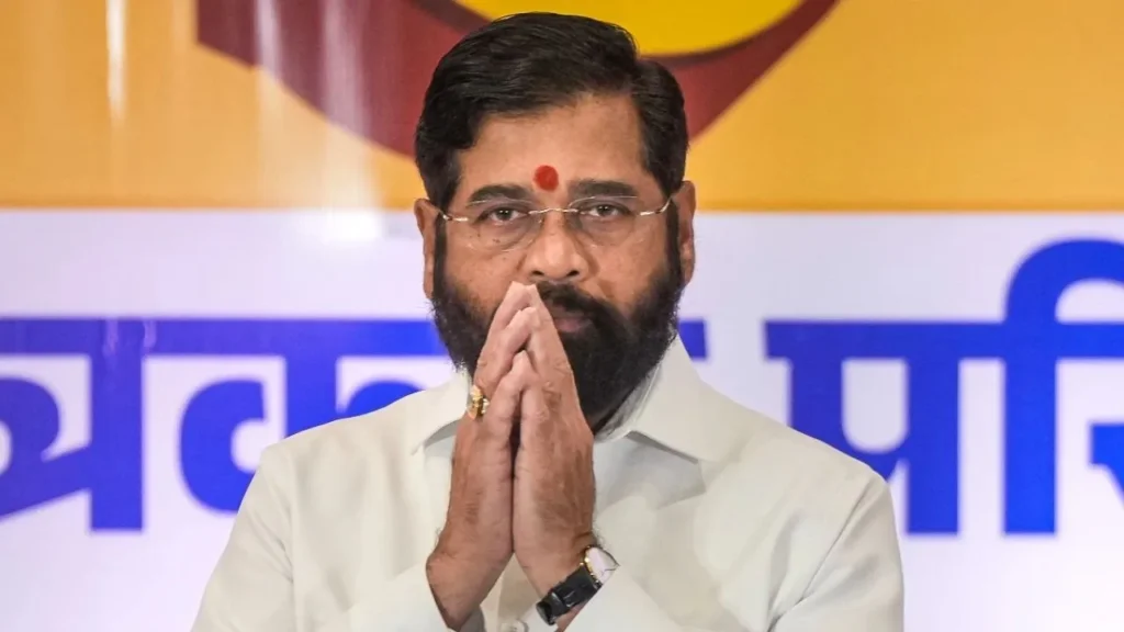 Eknath Shinde Cuts Cake With iPhone