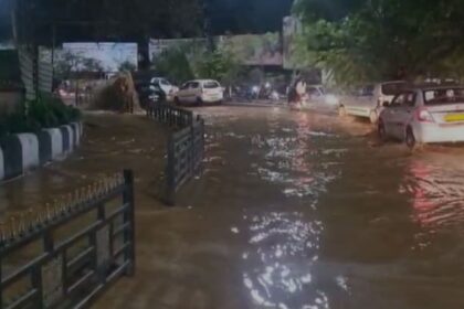 Water Pipe Bursts in Guwahati, जलभराव और यातायात में बाधा 76 Water Pipe Bursts in Guwahati