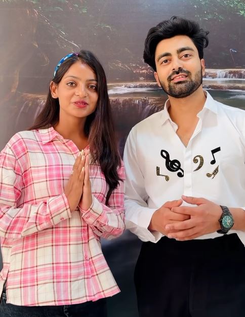 Viral girl Monalisa first song looks out now, लग रहीं बेहद खूबसुरत 72 Viral girl Monalisa first song looks out now, लग रहीं बेहद खूबसुरत