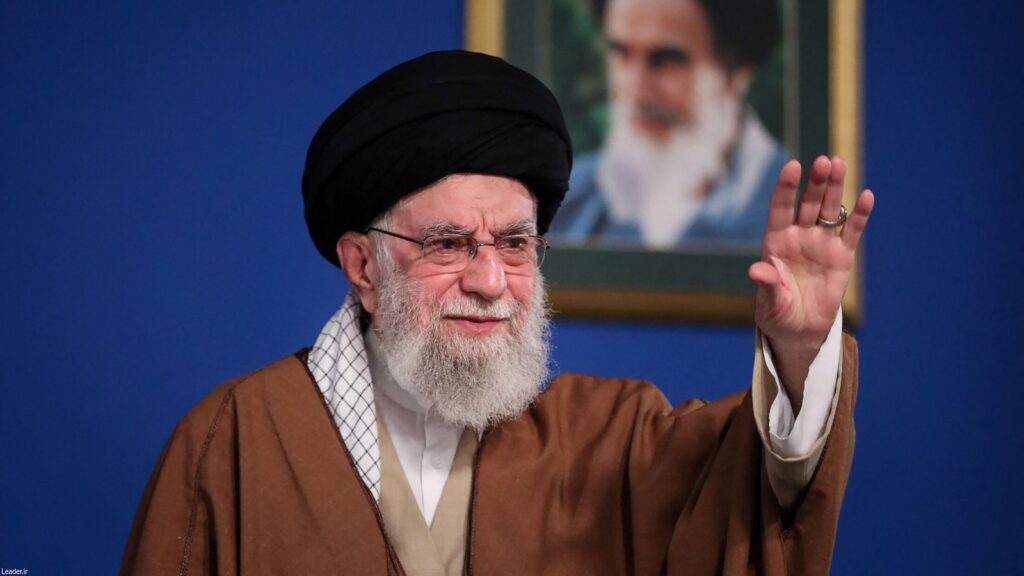 Iran Israel war ceasefire लागू होने से ठीक पहले तेहरान ने इज़राइल पर पांचवीं मिसाइलों की लहर छोड़ी 7 की मौत 71 Iran Israel war ceasefire लागू होने से ठीक पहले तेहरान ने इज़राइल पर पांचवीं मिसाइलों की लहर छोड़ी 7 की मौत