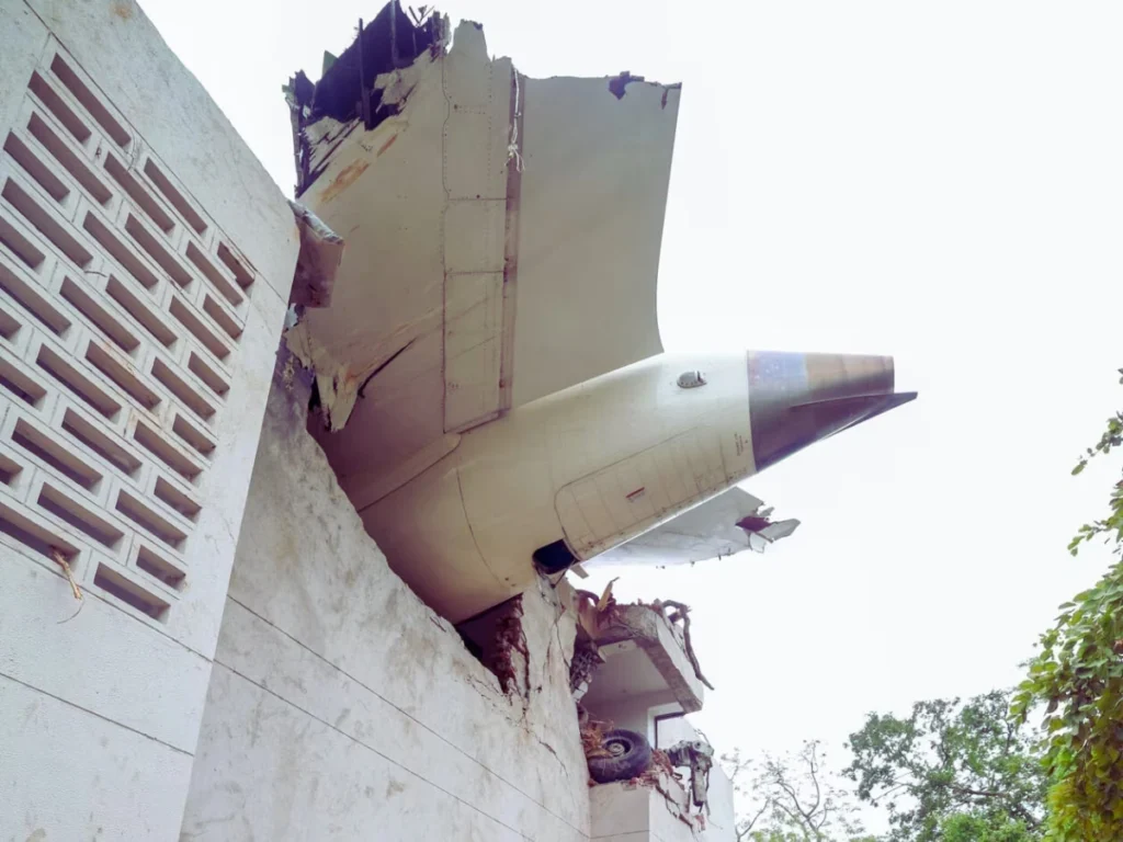 Ahmedabad plane crash:पटना की मनीषा थापा जो कि एयर इंडिया फ्लाइट AI-171 की क्रू मेंबर थीं की मौत की खबर से परिवार में पसरा मातम 72 Ahmedabad plane crash:पटना की मनीषा थापा जो कि एयर इंडिया फ्लाइट AI-171 की क्रू मेंबर थीं की मौत की खबर से परिवार में पसरा मातम