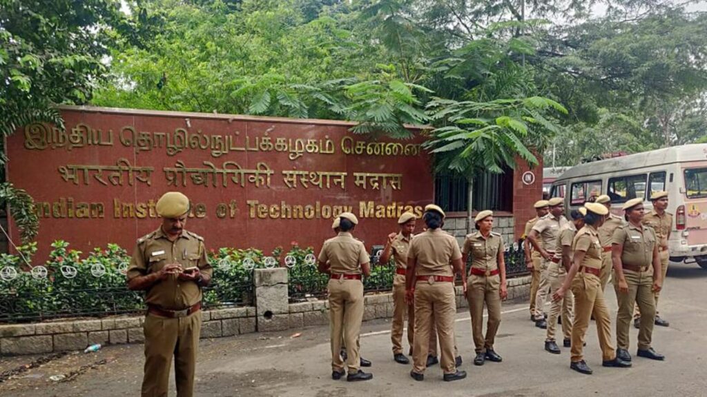 IIT Madras invites top 200 JEE Advanced rankers, फ्री फ्लाइट के साथ कैंपस टूर का न्योता 74 IIT Madras invites top 200 JEE Advanced rankers, फ्री फ्लाइट के साथ कैंपस टूर का न्योता