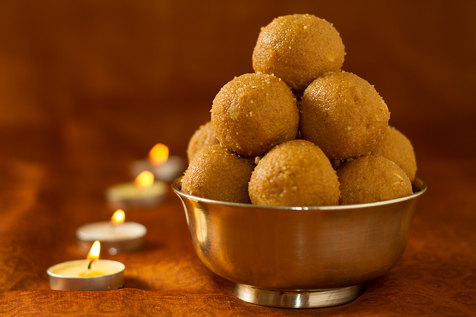 Man says he found cockroach in laddoo, आंध्र प्रदेश मंदिर के अधिकारी ने दावे को कर दिया खारिज 71 Man says he found cockroach in laddoo, आंध्र प्रदेश मंदिर के अधिकारी ने दावे को कर दिया खारिज