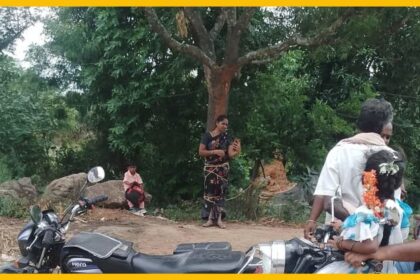 29-Year-Old Andhra Woman Tied to Tree, पति ने लिया था 80,000 रुपये के कर्ज न चुकाने पर की गई पत्नी की बेइज्जती 74 29-Year-Old Andhra Woman Tied to Tree