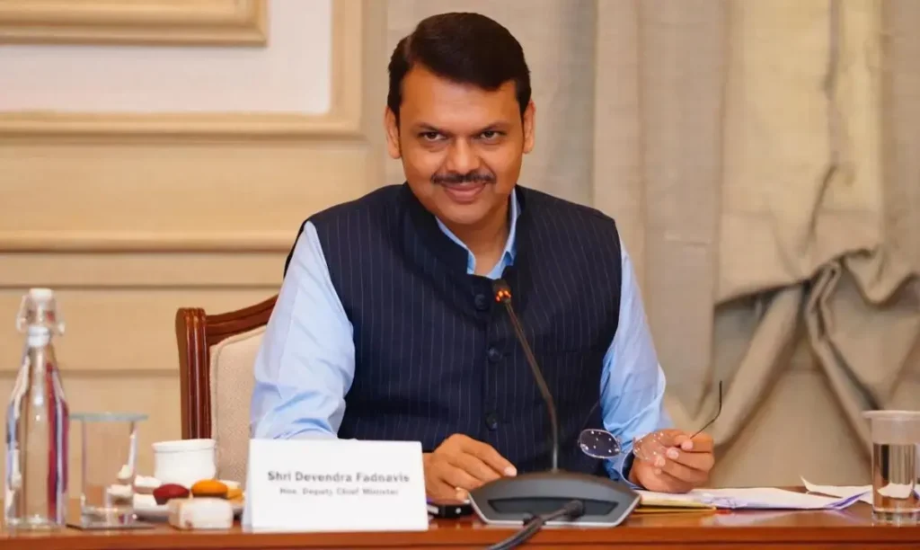 Sanjay Shirsat in trouble: ये साजिश है, नोटों से भरे बैग को बताया 'कपड़ों वाला बैग' 73 Sanjay Shirsat in trouble: ये साजिश है, नोटों से भरे बैग को बताया 'कपड़ों वाला बैग'