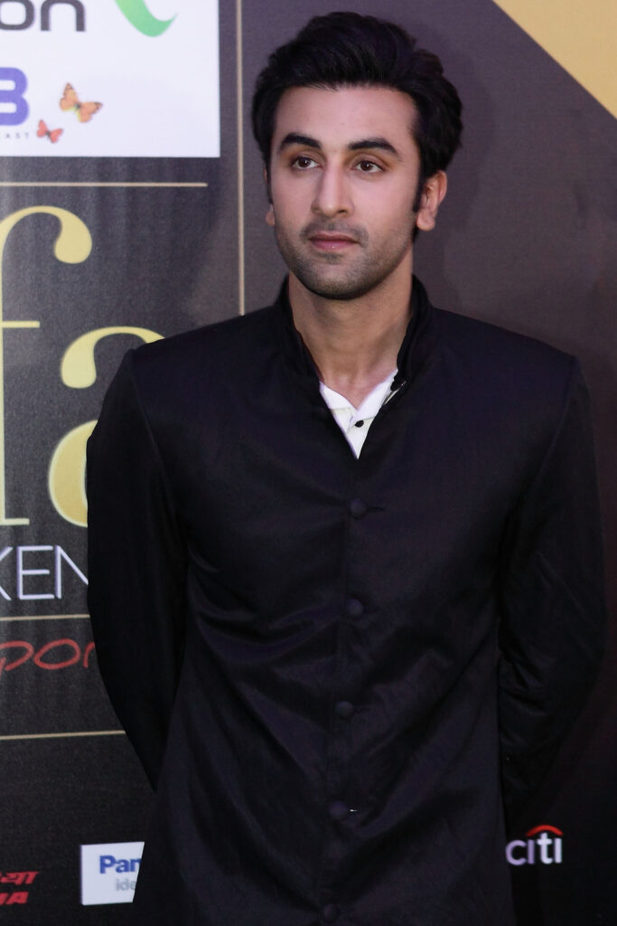 Ranbir Kapoor net worth (2025), एक से बढ़कर एक शानदार गाड़ियों के मालिक हैं Alia Bhatt के hubby 75 Ranbir Kapoor net worth (2025), एक से बढ़कर एक शानदार गाड़ियों के मालिक हैं Alia Bhatt के hubby