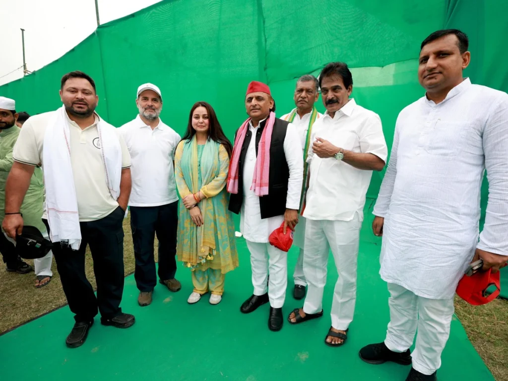 Congress welcomes Akhilesh Yadav, SP chief की entry बिहार में चल रही वोटर अधिकार यात्रा को देगी और भी मजबूती 71 Congress welcomes Akhilesh Yadav, SP chief की entry बिहार में चल रही वोटर अधिकार यात्रा को देगी और भी मजबूती