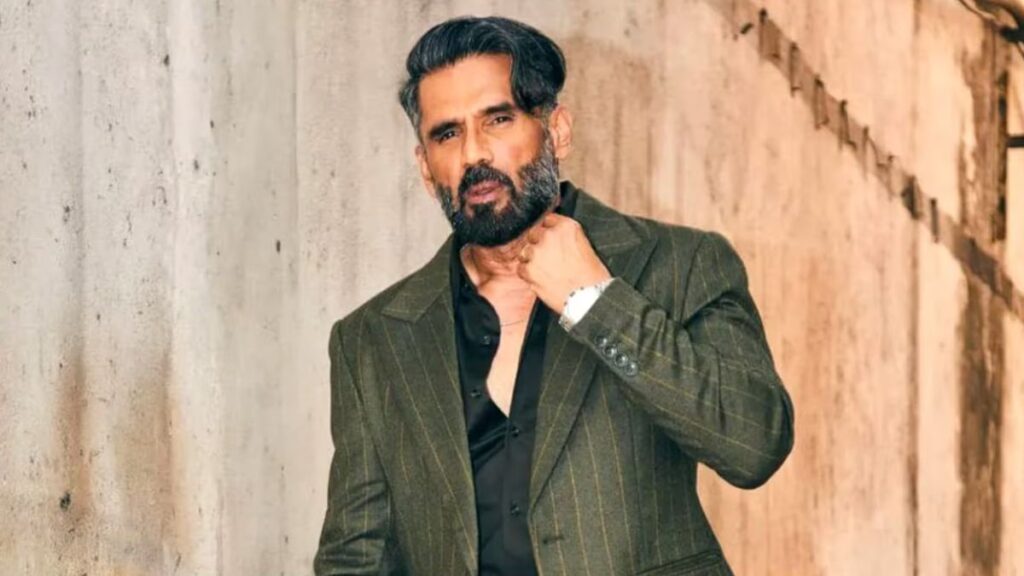 Bollywood heroes get negative roles