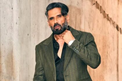 Bollywood heroes get negative roles